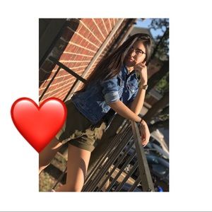 Meet your Posher, Laura